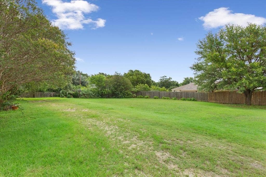 1084 Speegle Road, Woodway, TX 76712 Driveway