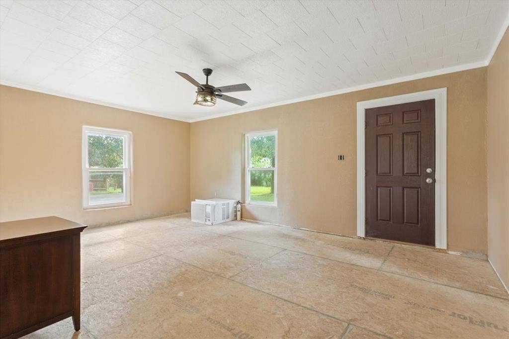 1084 Speegle Road, Woodway, TX 76712 Living Room
