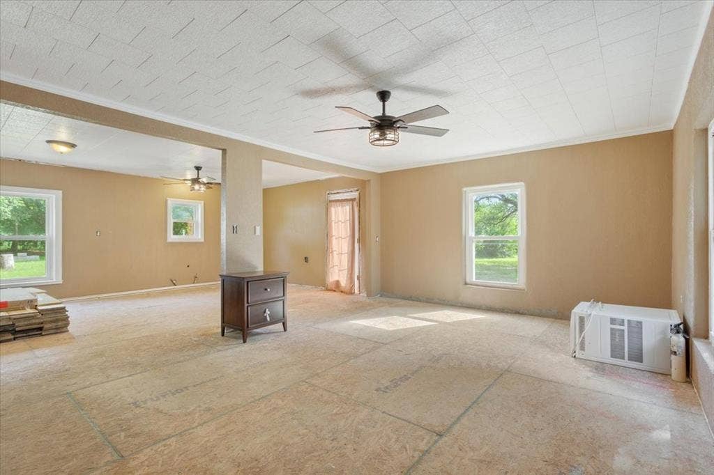 1084 Speegle Road, Woodway, TX 76712 Living Room to Eat In Kitchen - Dining
