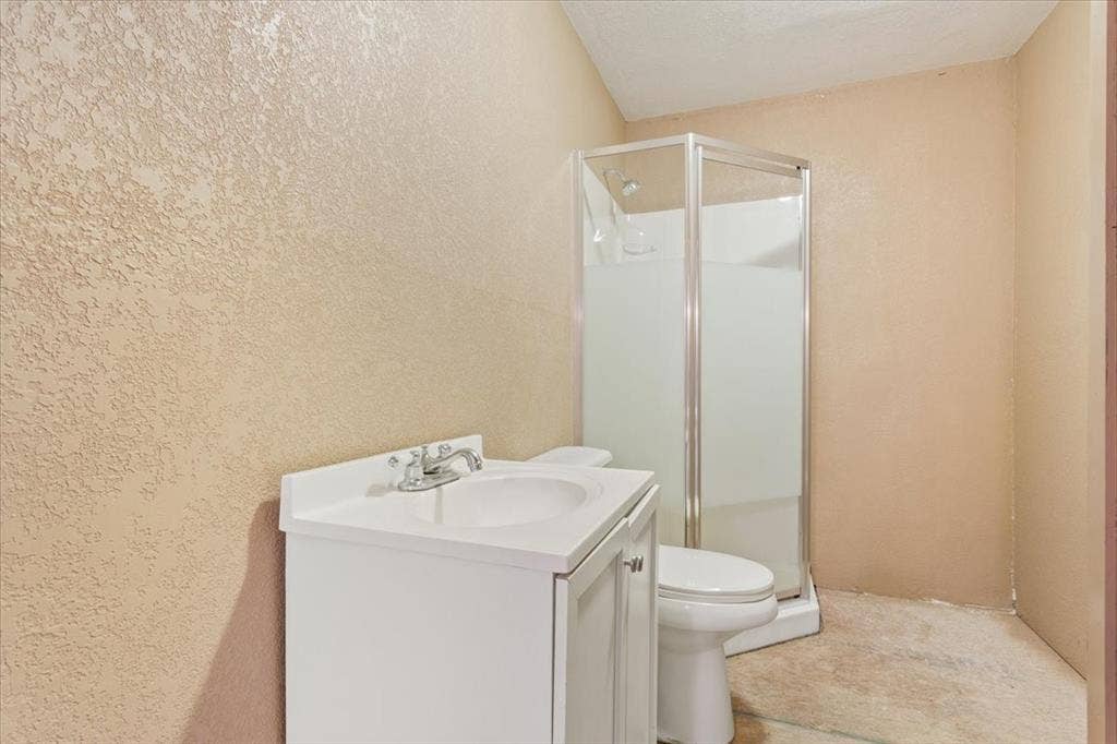 1084 Speegle Road, Woodway, TX 76712 Bathroom