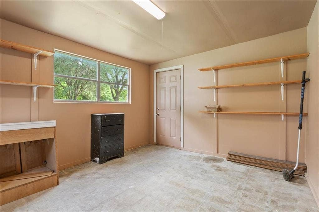 1084 Speegle Road, Woodway, TX 76712 Shed Front Door