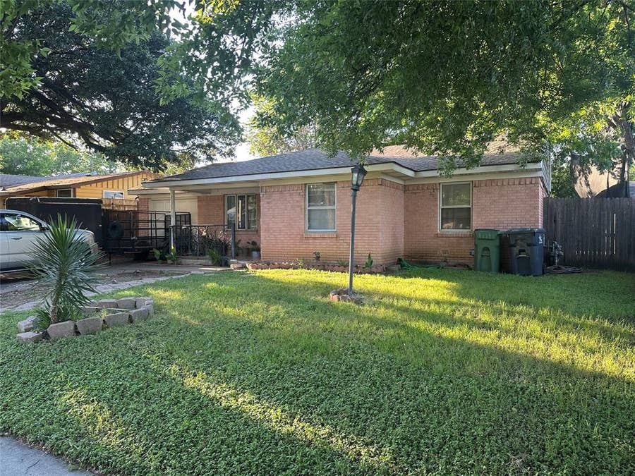 Property photo for 2133 Greenway Street, Arlington, TX