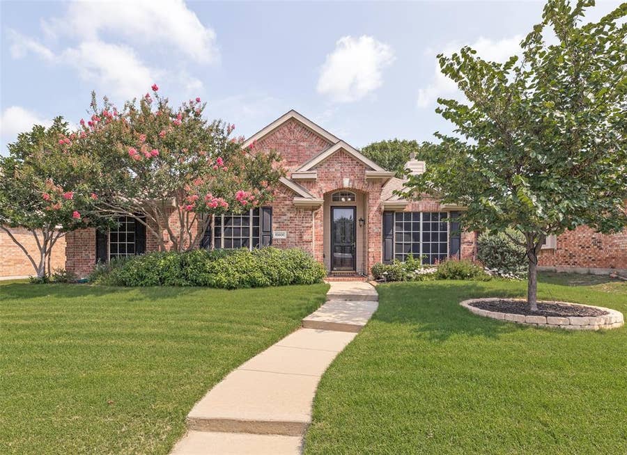 Property photo for 10606 Stone Falls Lane, Frisco, TX