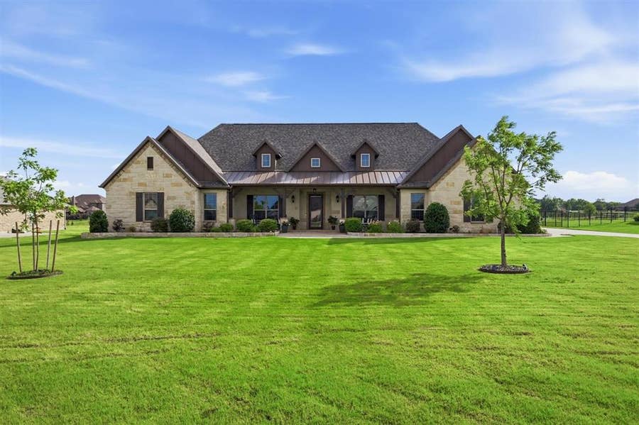 Property photo for 14099 Windrow Drive, Talty, TX