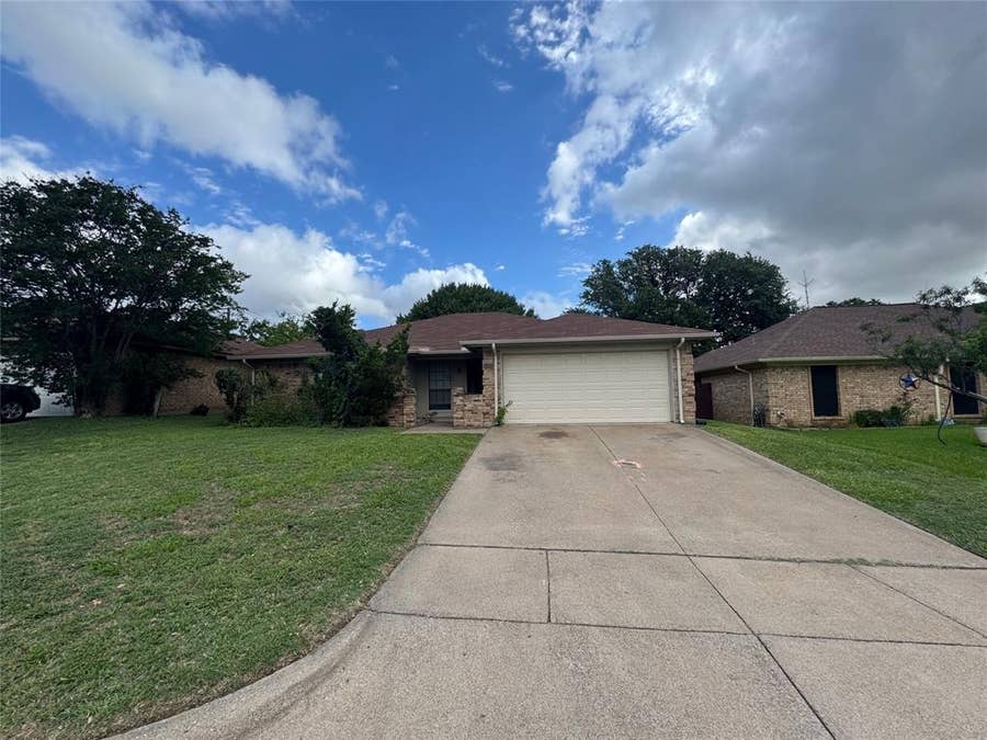 Property photo for 1940 WILLOW VALE Drive, Fort Worth, TX