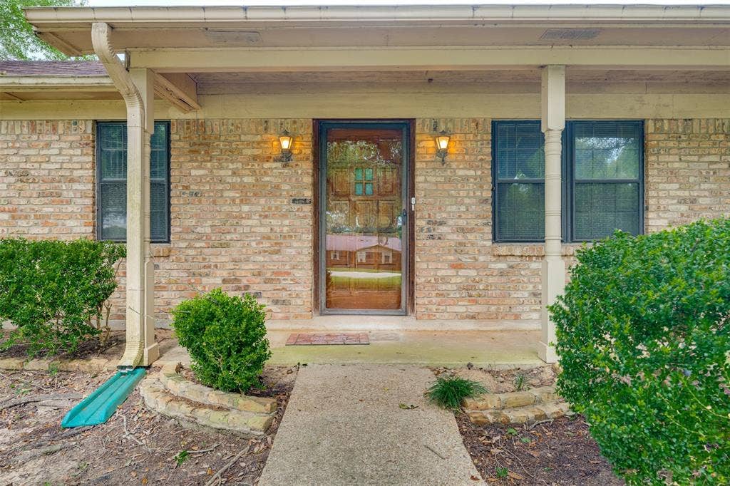 8798 Hill N Dale Road, Tyler, TX 75709 Exterior entry