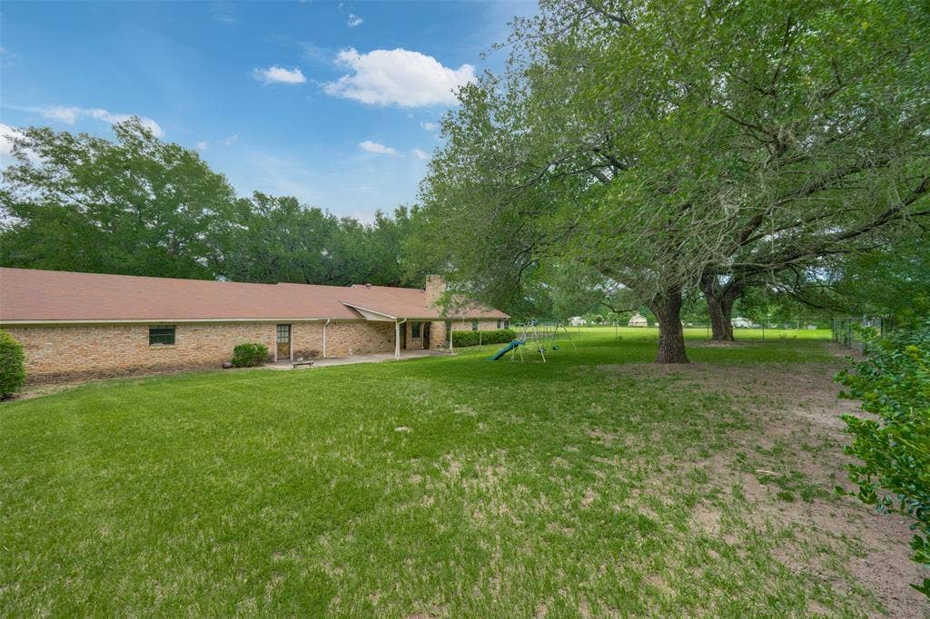8798 Hill N Dale Road, Tyler, TX 75709 8798 Hill N Dale Road, Tyler, TX 75709