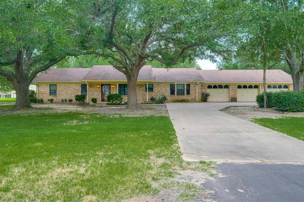 8798 Hill N Dale Road, Tyler, TX 75709 Front house