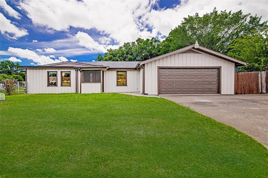 Property photo for 5700 Lenore Street, Fort Worth, TX