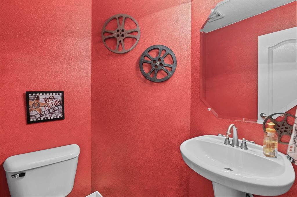 1100 Durango Circle, Shady Shores, TX 76208 Media Room Half Bath
