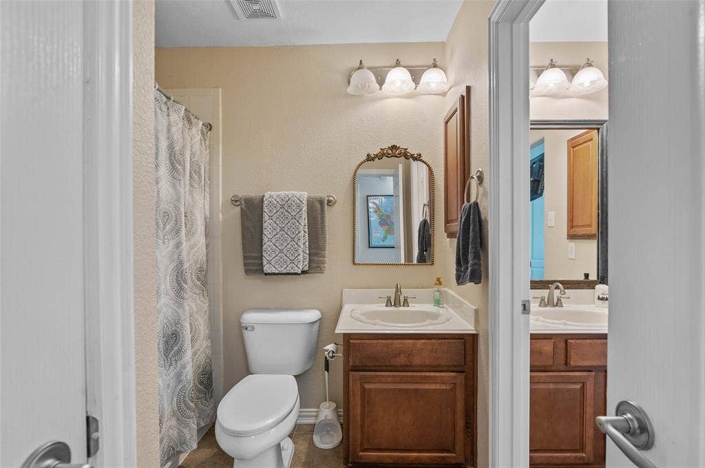 1100 Durango Circle, Shady Shores, TX 76208 1100 Durango Circle, Shady Shores, TX 76208