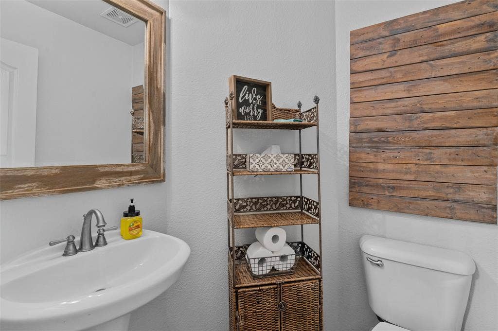 1100 Durango Circle, Shady Shores, TX 76208 1100 Durango Circle, Shady Shores, TX 76208