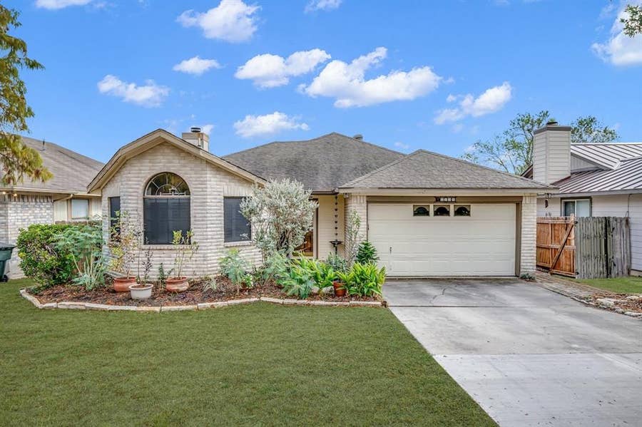 Property photo for 1133 Lago Vista Street, San Marcos, TX