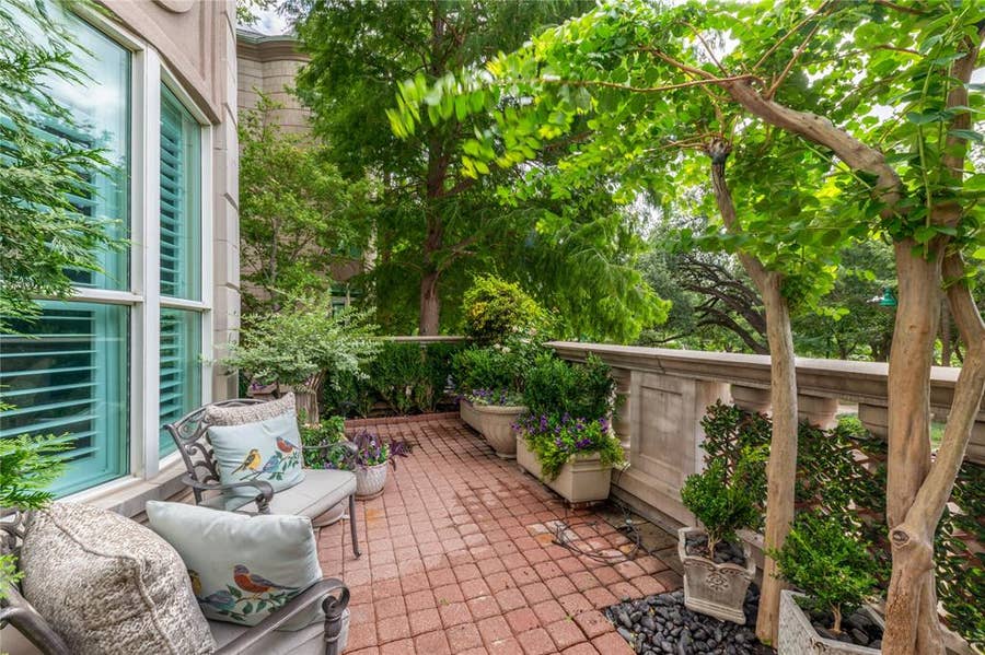 Property photo for 3401 Lee Parkway, #104, Dallas, TX