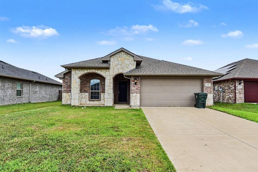 Property photo for 132 Willowbend Loop, Mabank, TX