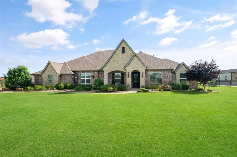 Property photo for 588 Horseshoe Bend, Royse City, TX