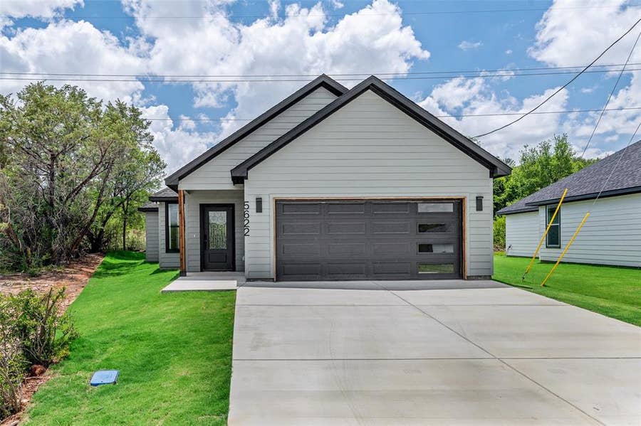 Property photo for 5622 Van Horn Drive, Granbury, TX