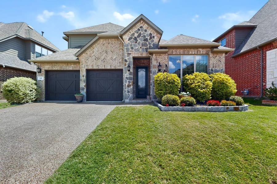 Property photo for 428 Balmora Way, Roanoke, TX