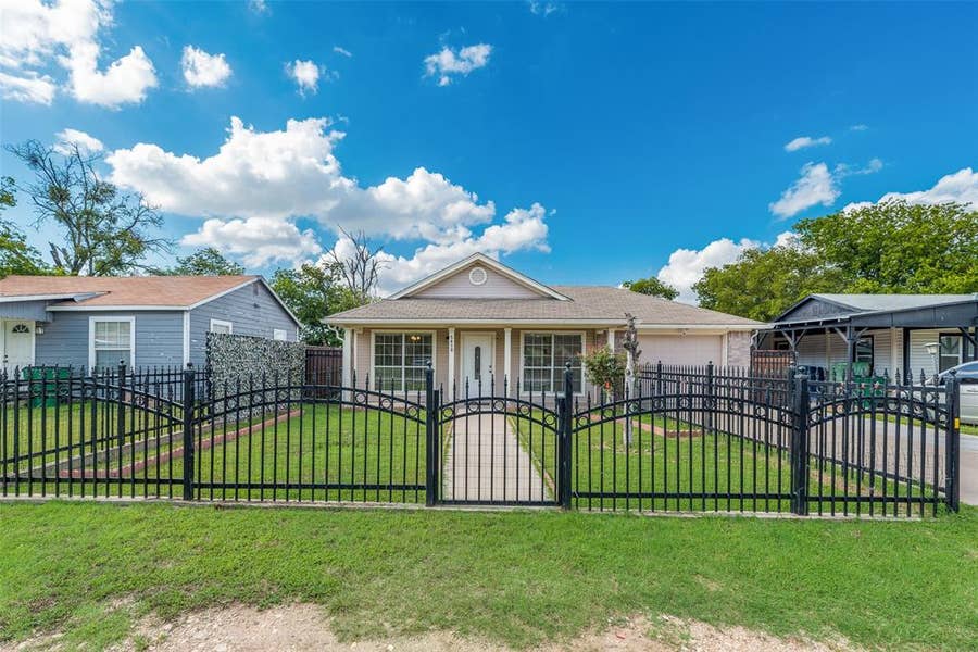 Property photo for 5410 Scoggins Street, Sansom Park, TX