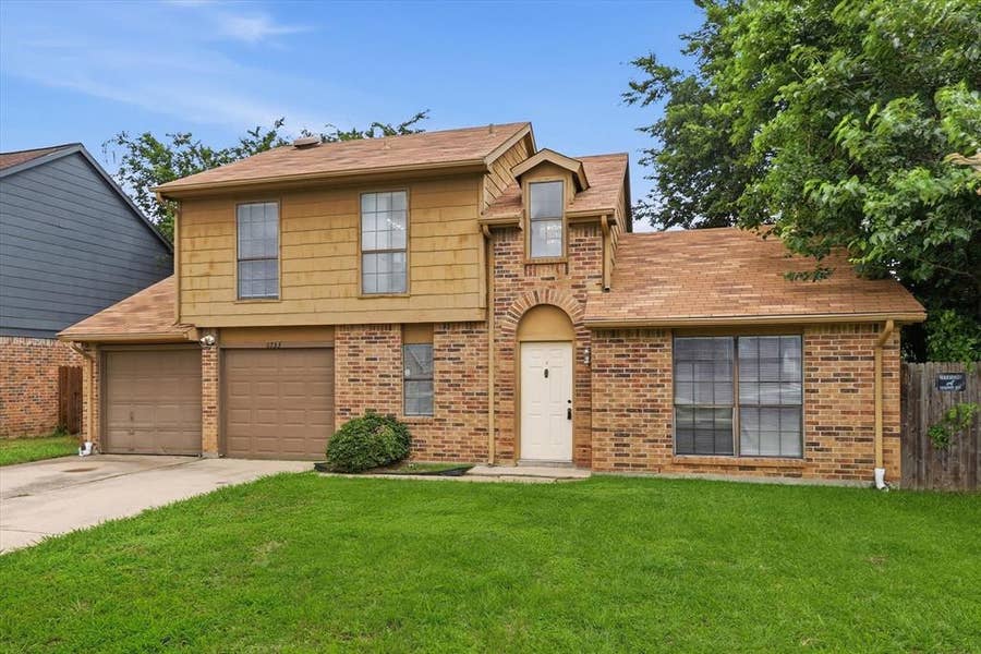 Property photo for 6733 Dandelion Drive, Fort Worth, TX