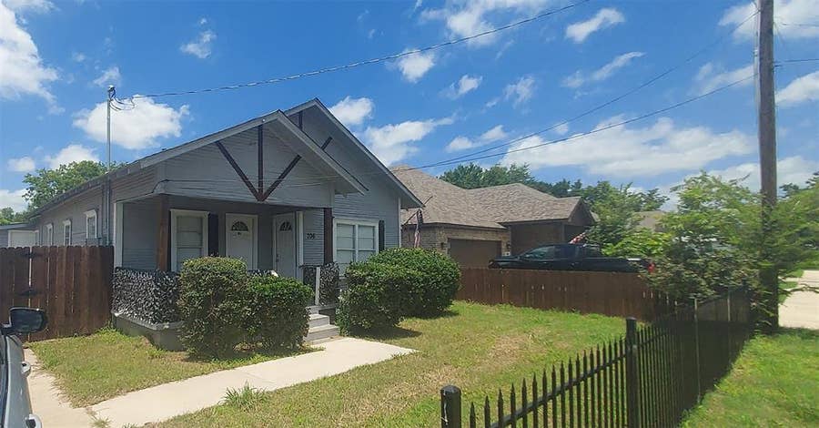 Property photo for 706 Mount Olive Street, Terrell, TX