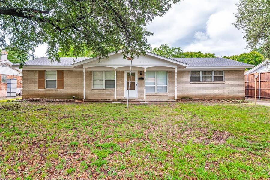 Property photo for 1818 Tartan Drive, Carrollton, TX