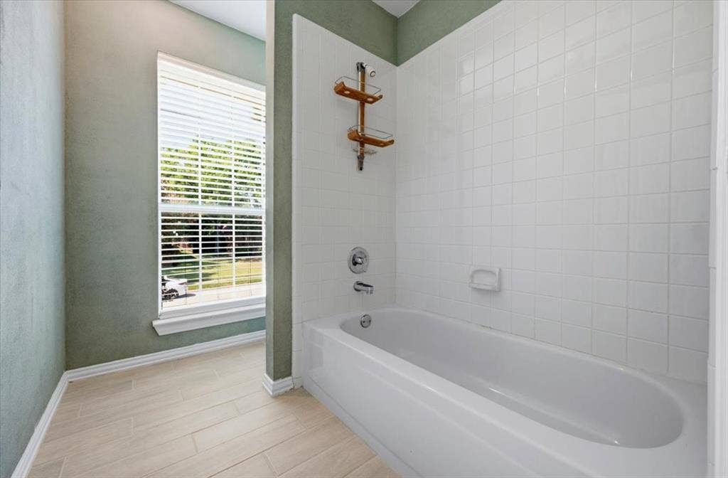 2228 Amy Lane, Plano, TX 75074 2ND FLOOR - FULL BATH - NEW FLOORING