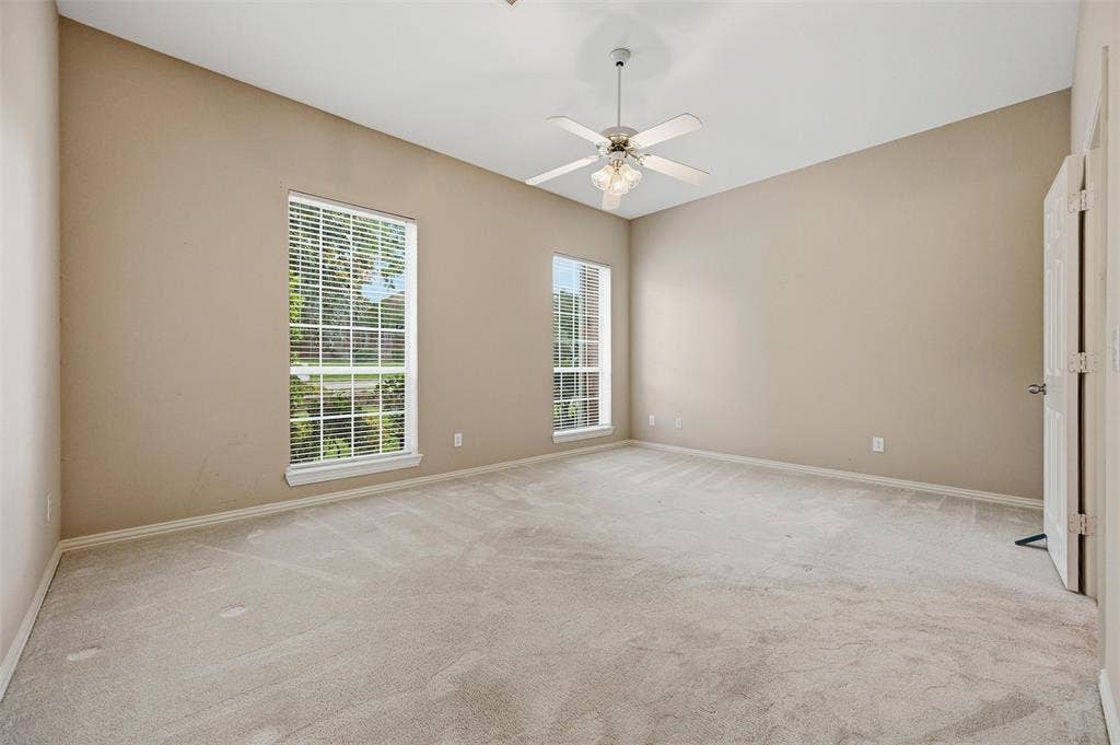 2228 Amy Lane, Plano, TX 75074 1st floor master suite with ensuite - view fronr yard