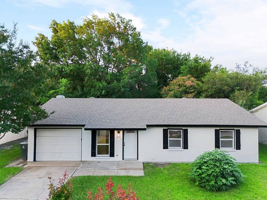 Property photo for 5202 Longhorn Trail, Garland, TX