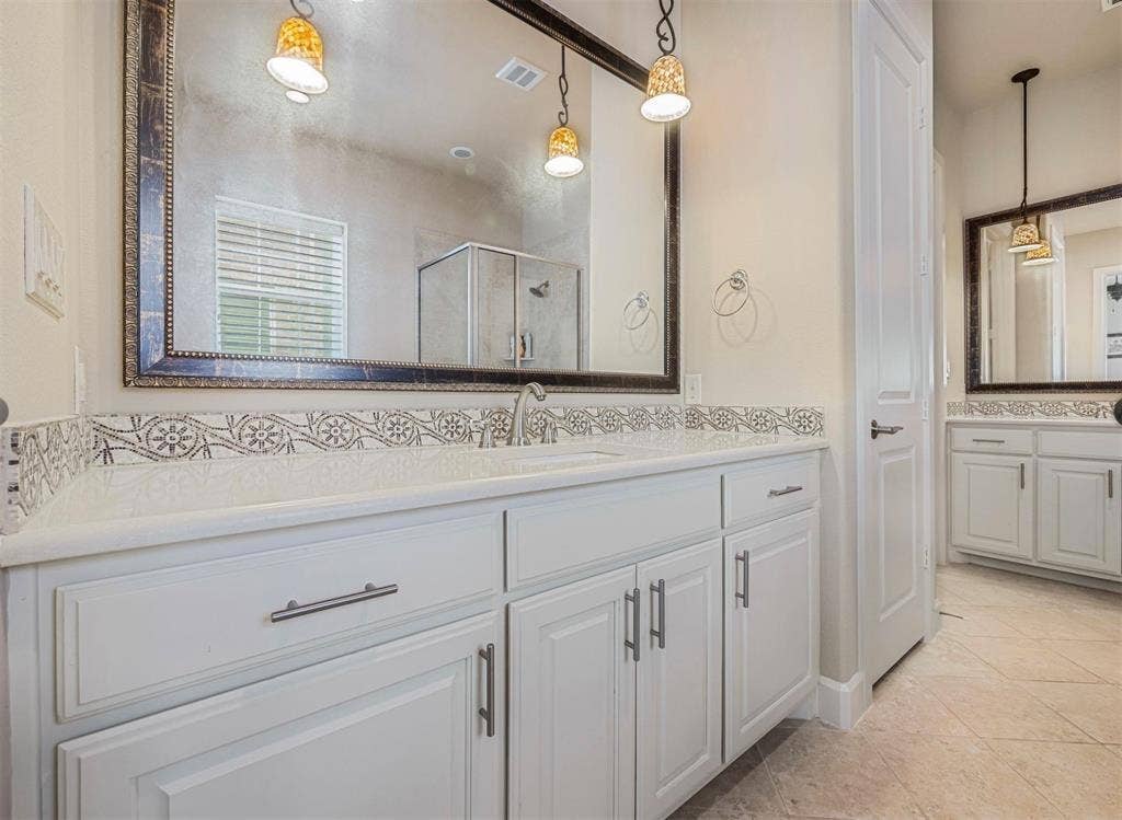 5001 Meridian Lane, #2103, Addison, TX 75001 Bathroom