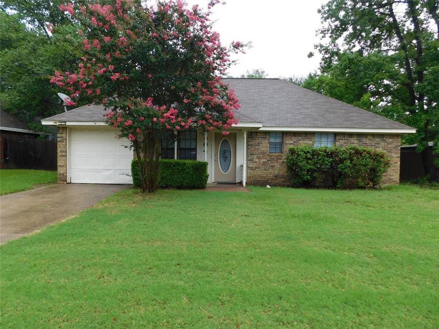 Property photo for 304 Joshua Street, Denton, TX