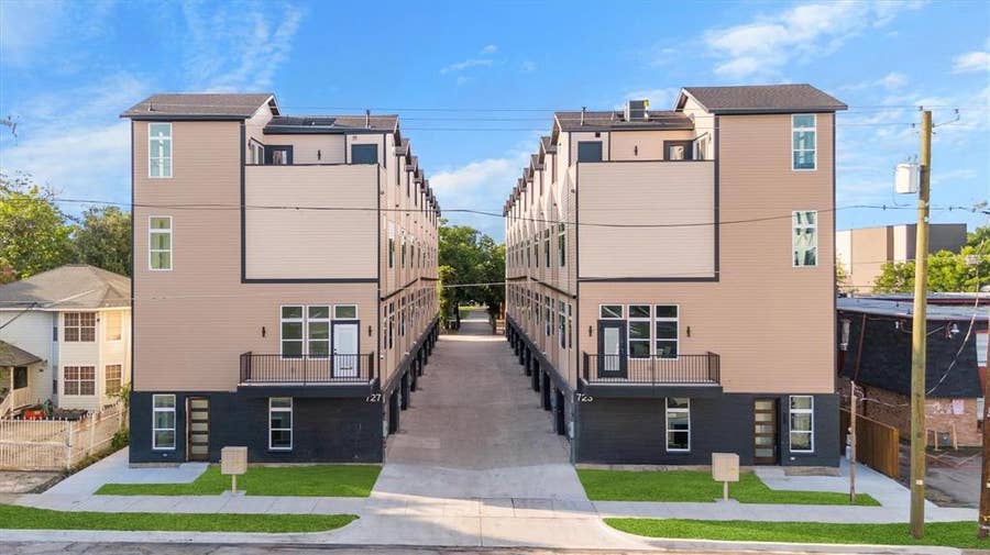 Property photo for 723 W 10th Street, #109, Dallas, TX