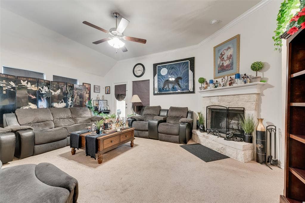301 Billy Wickliffe Drive, Wilmer, TX 75172 Living room