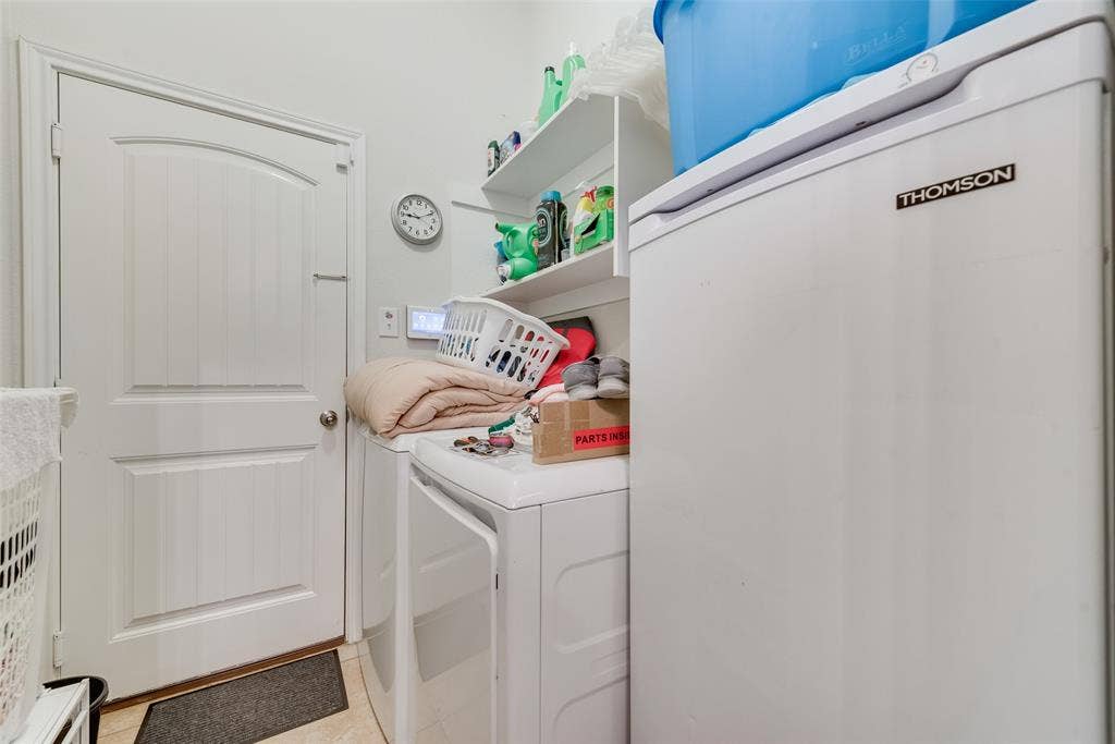 301 Billy Wickliffe Drive, Wilmer, TX 75172 Laundry room