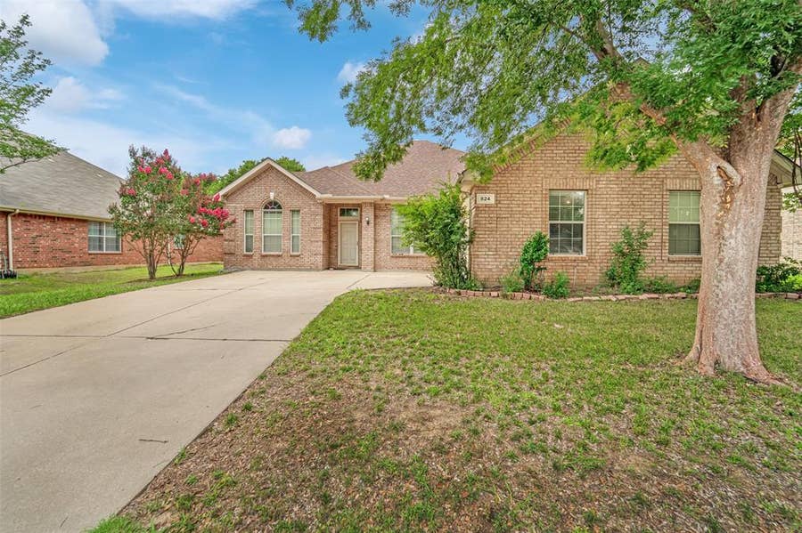Property photo for 824 Duck Pond Drive, Grand Prairie, TX