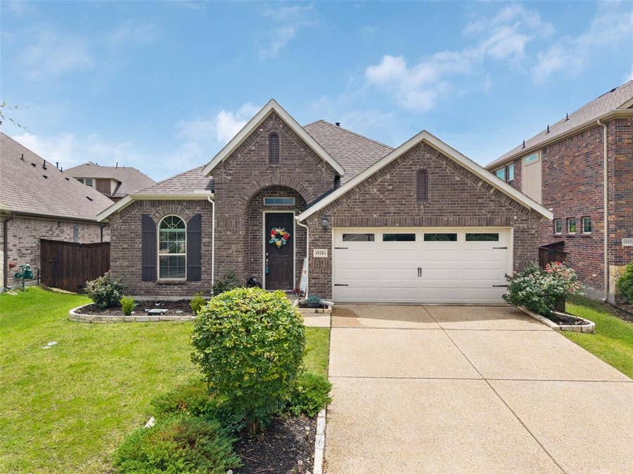 Property photo for 1926 Successful Drive, Wylie, TX