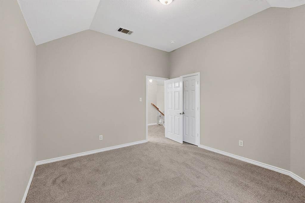 217 Gatehouse Drive, Red Oak, TX 75154 Secondary bedroom