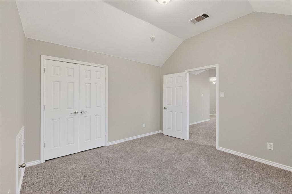 217 Gatehouse Drive, Red Oak, TX 75154 Secondary bedroom