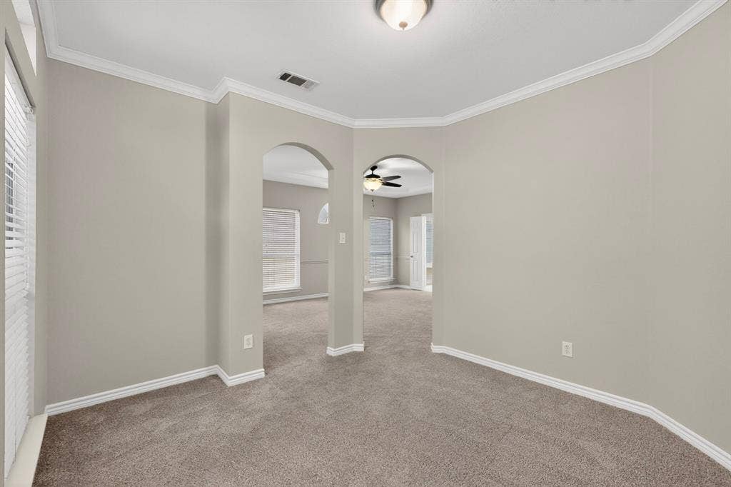 217 Gatehouse Drive, Red Oak, TX 75154 Sitting area off of primary bedroom