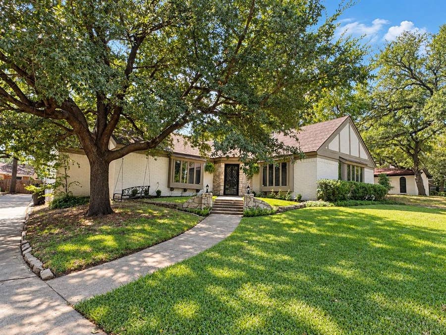 Property photo for 240 Timberlake Drive, Azle, TX
