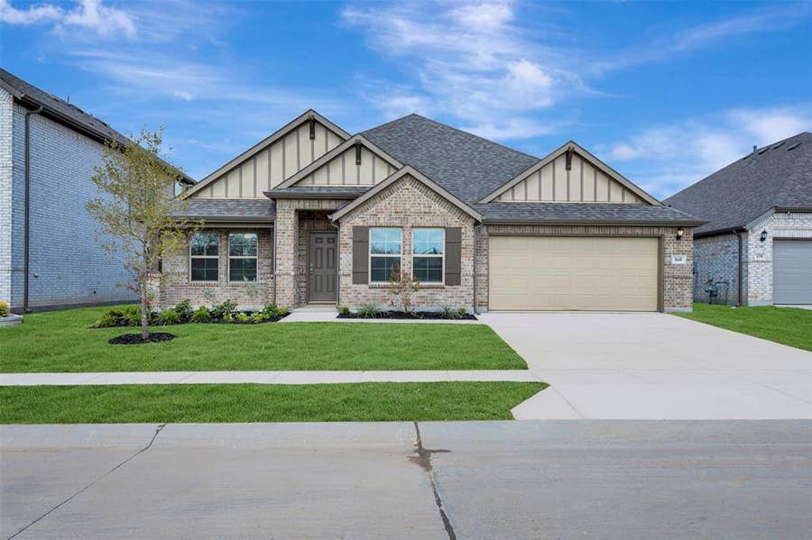 Property photo for 160 Hudson Lane, Justin, TX