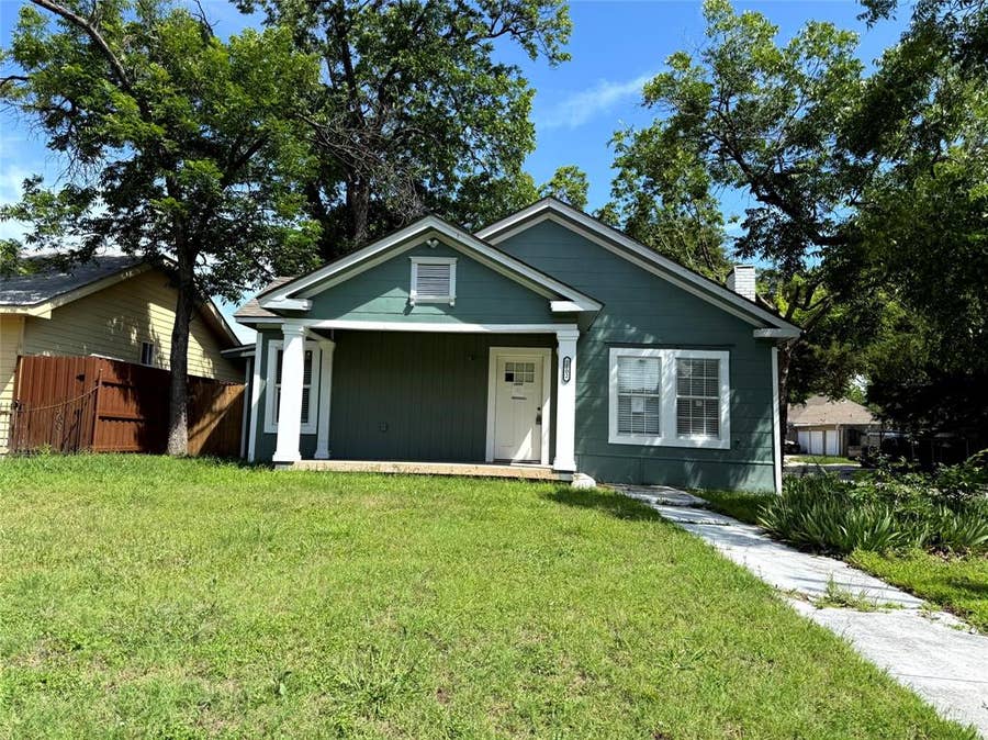 Property photo for 2502 W Lovers Lane, Dallas, TX