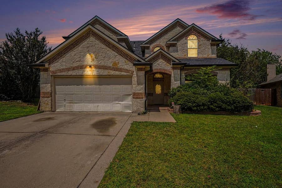 Property photo for 8660 Lariat Circle, Fort Worth, TX