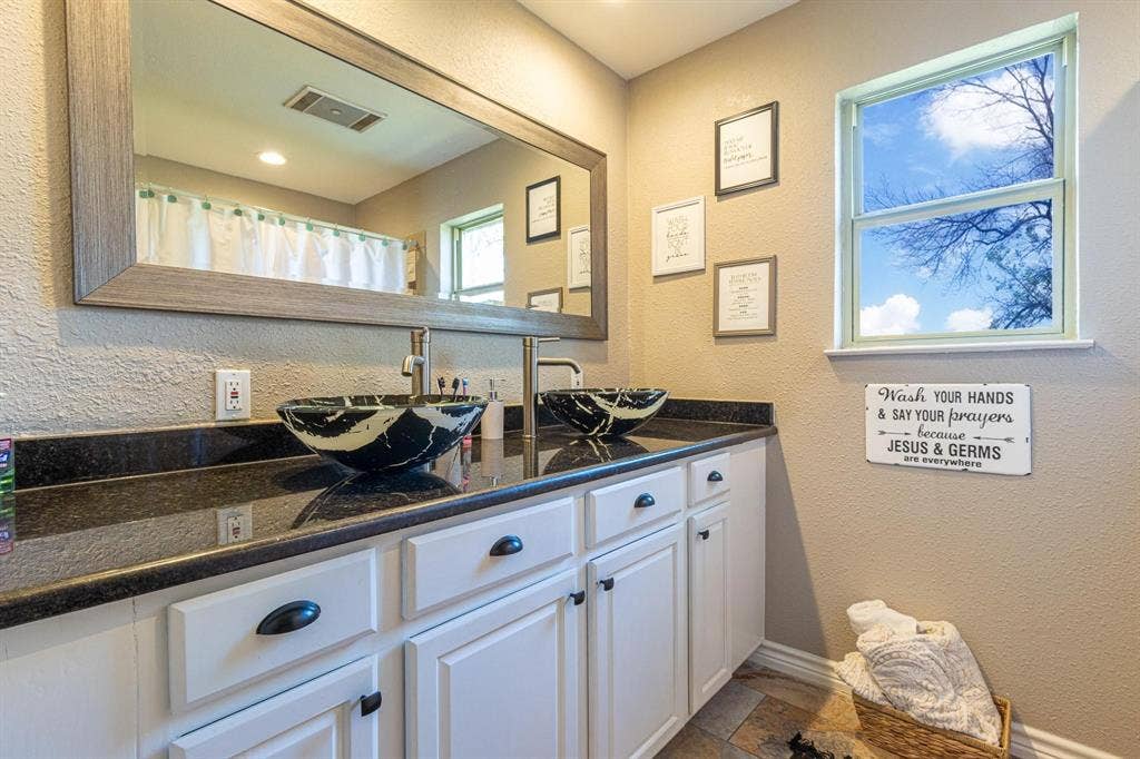 12817 US Highway 175 E, Larue, TX 75770 12817 US Highway 175 E, Larue, TX 75770