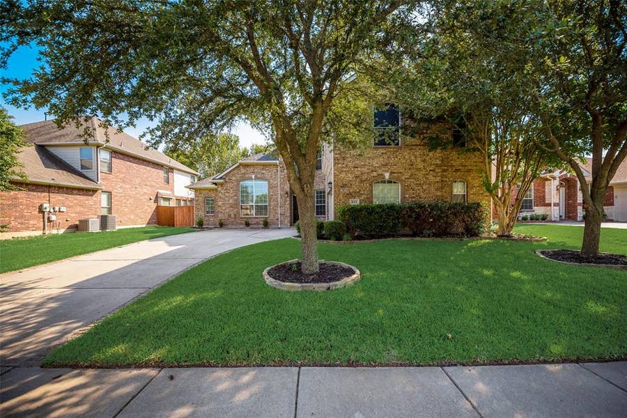Property photo for 819 Rushmore Drive, Allen, TX