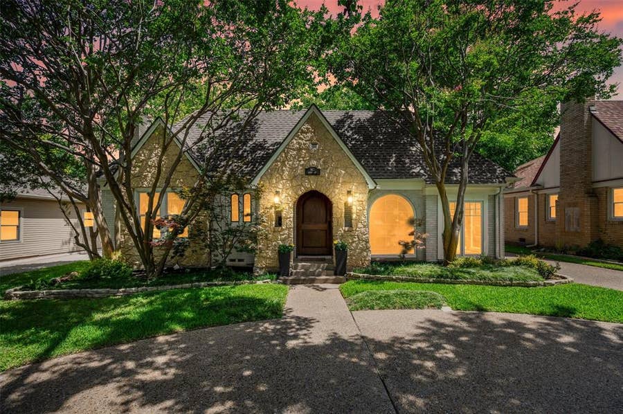 Property photo for 5621 Mccommas Boulevard, Dallas, TX