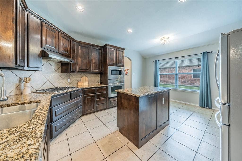 1050 Hidden Lakes Way, Rockwall, TX 75087 1050 Hidden Lakes Way, Rockwall, TX 75087