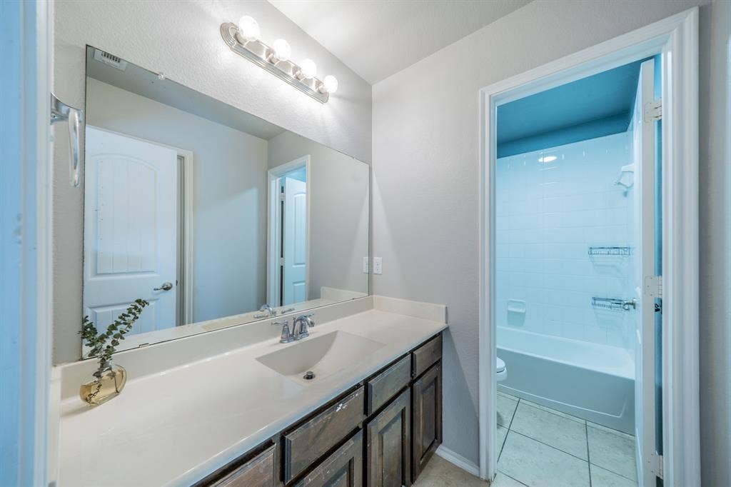 1050 Hidden Lakes Way, Rockwall, TX 75087 1050 Hidden Lakes Way, Rockwall, TX 75087