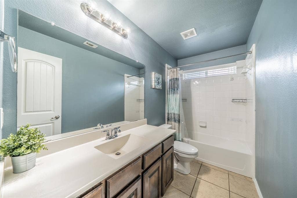 1050 Hidden Lakes Way, Rockwall, TX 75087 1050 Hidden Lakes Way, Rockwall, TX 75087