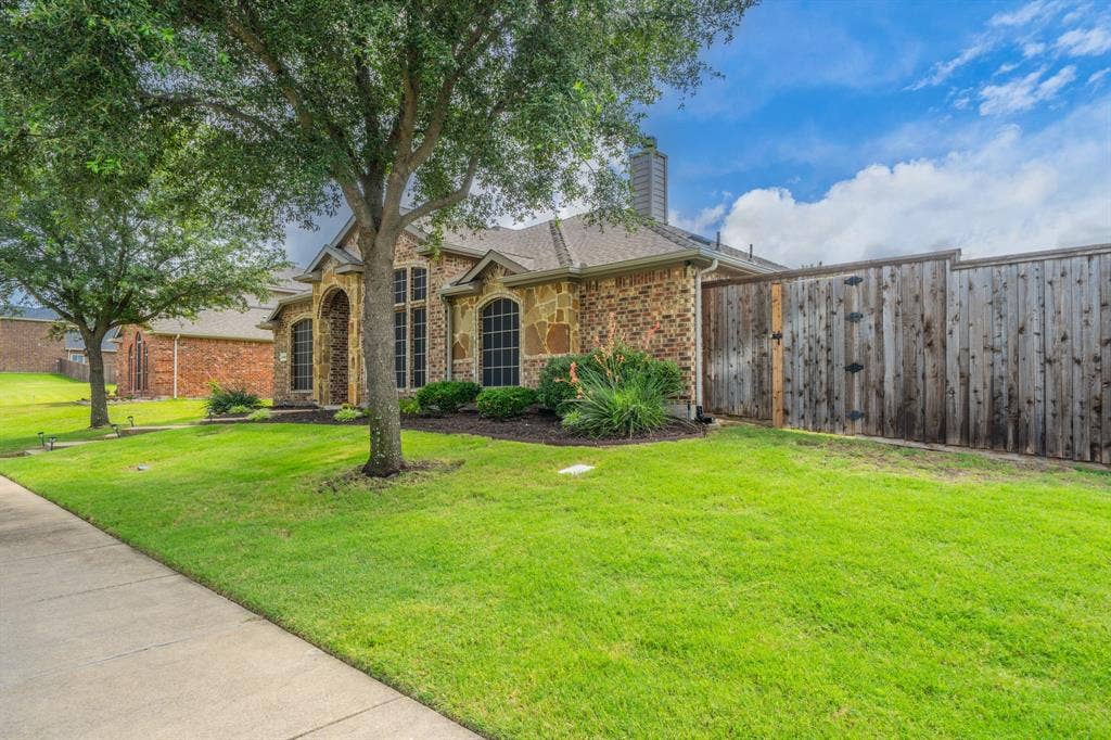 1050 Hidden Lakes Way, Rockwall, TX 75087 1050 Hidden Lakes Way, Rockwall, TX 75087